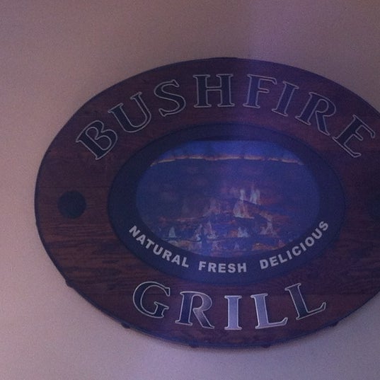 Foto tirada no(a) Bushfire Kitchen - Temecula por Melanie W. em 7/10/2012