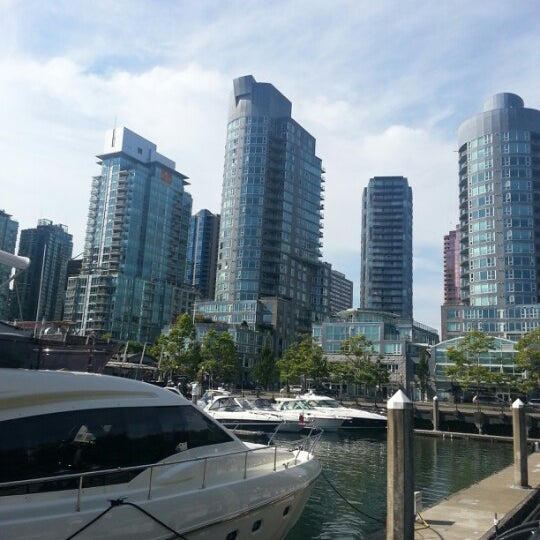 8/6/2012 tarihinde Edwin P.ziyaretçi tarafından Harbour Cruises'de çekilen fotoğraf