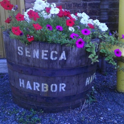 8/19/2012 tarihinde Tim O.ziyaretçi tarafından Seneca Harbor Station'de çekilen fotoğraf