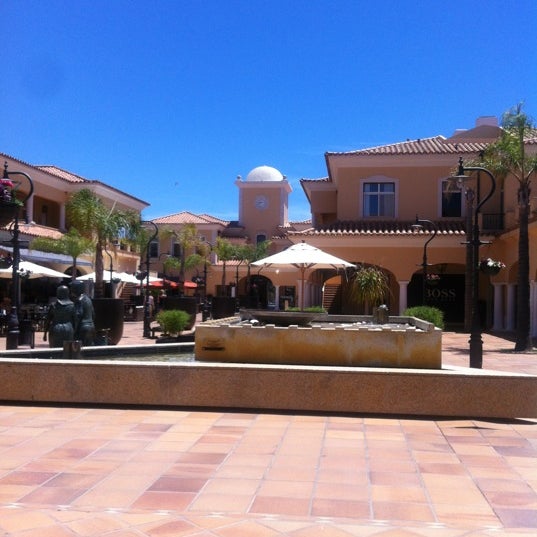 Quinta Shopping Shopping Mall