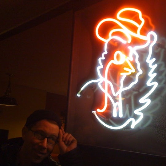 3/22/2012にTony L.がLee&#39;s Chicken Restaurantで撮った写真