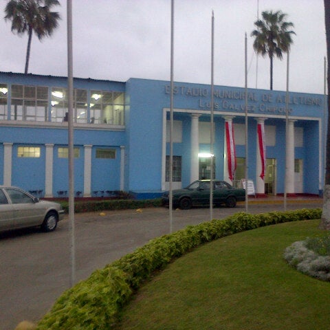 Estadio Luis Gálvez Chipoco Estadio de atletismo