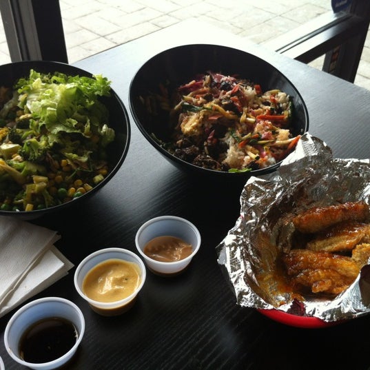 Foto tomada en B.B.Bop Seoul Kitchen  por Abheeshek S. el 8/19/2012