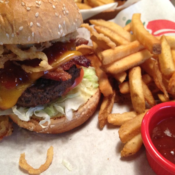 SOUTHERN SMOKEHOUSE BACON BURGER makes my top burgers of Flo-town list. Is good...try it...you will like.