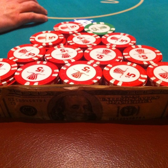 Снимок сделан в Wynn Poker Room пользователем Erik B. 2/26/2012
