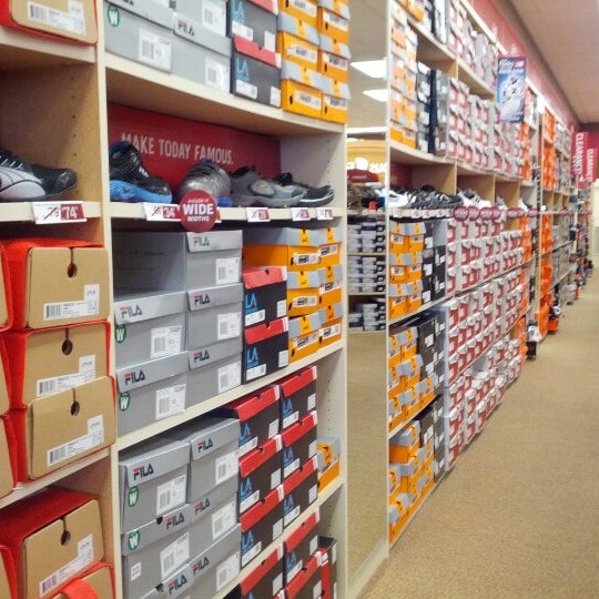 Famous Footwear Shoe Store in Edmond