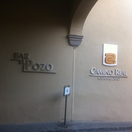 Foto tirada no(a) Bar El Pozo por Jesus O. em 3/23/2012