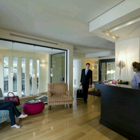 Foto tirada no(a) O&amp;B Athens Boutique Hotel por oandb a. em 7/17/2012