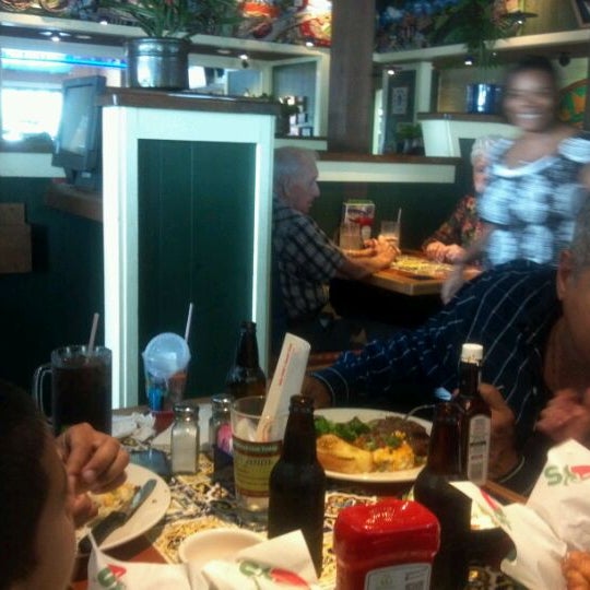 Photo taken at Chili&#39;s Grill &amp; Bar by Felicia B. on 4/29/2012