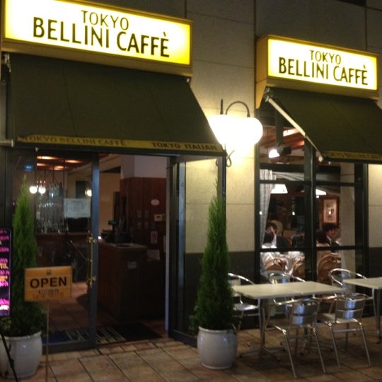Photo taken at Tokyo Bellini Caffe by パピ on 5/30/2012