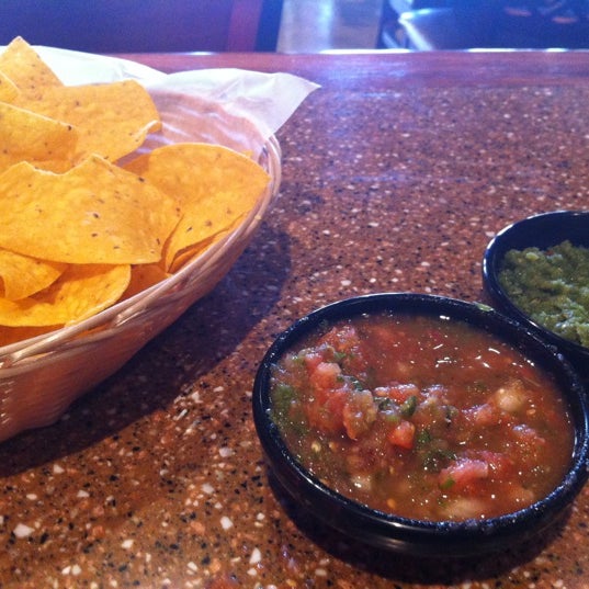 รูปภาพถ่ายที่ El Mariachi Restaurant โดย Stacy เมื่อ 5/19/2012