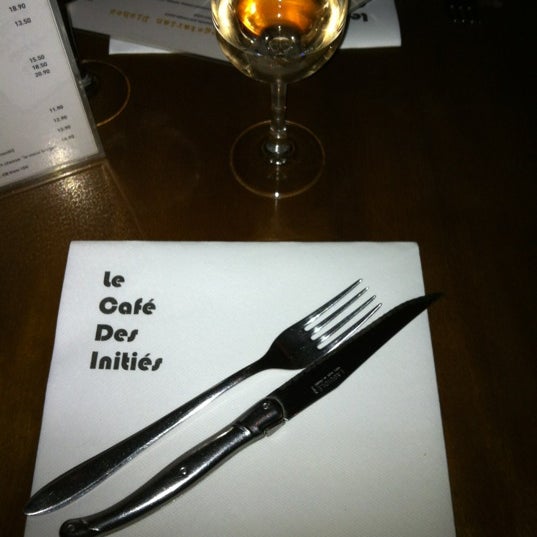 2/23/2012 tarihinde Robin D.ziyaretçi tarafından Le Café des Initiés'de çekilen fotoğraf