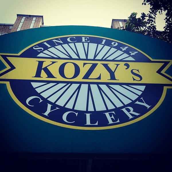 6/3/2012 tarihinde Catherine A.ziyaretçi tarafından Kozy&#39;s Cyclery'de çekilen fotoğraf