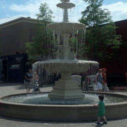 Foto diambil di The Mall at Partridge Creek oleh Sean F. pada 6/24/2012