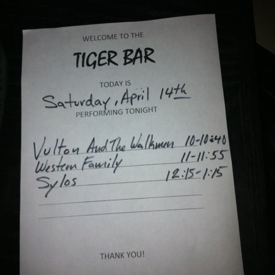 Photo prise au Tiger Bar par Lexie S. le4/15/2012