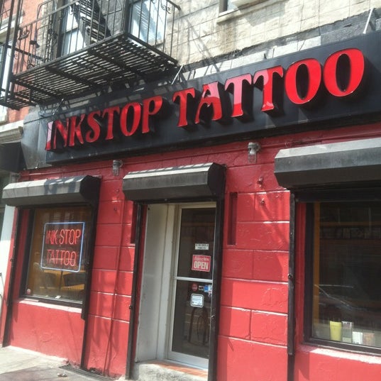 3/23/2012 tarihinde Dave H.ziyaretçi tarafından Inkstop Tattoo'de çekilen fotoğraf