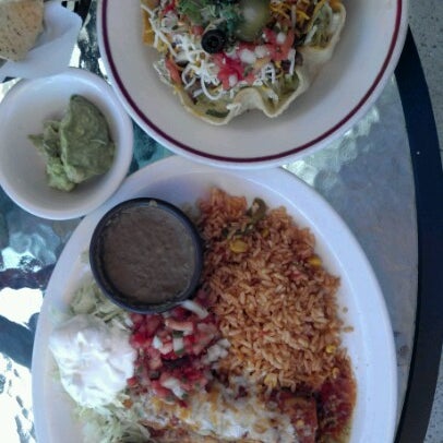 Foto diambil di Tequila Grande Mexican Cafe oleh Andrew B. pada 6/23/2012