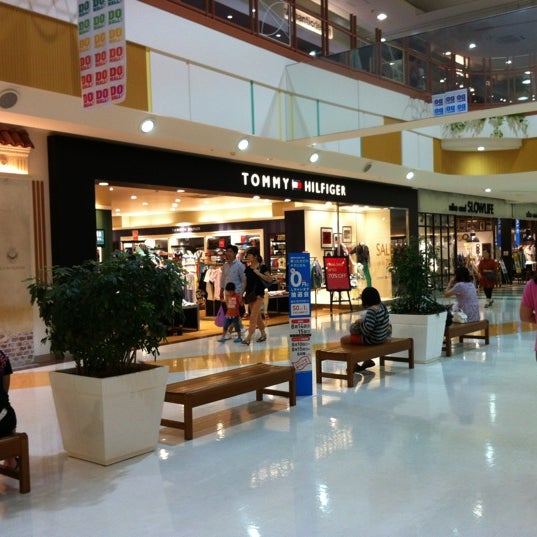 tommy hilfiger mk city mall