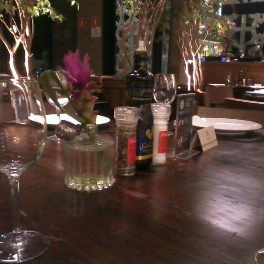 Photo taken at Manish Restaurante by Antonio C. on 5/29/2012