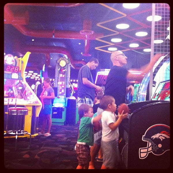 Photo taken at Dave &amp; Buster&#39;s by Michelle W. on 6/28/2012