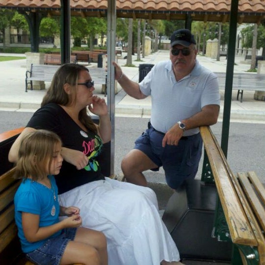 Das Foto wurde bei Old Town Trolley Tours St Augustine von Martha S. am 6/1/2012 aufgenommen