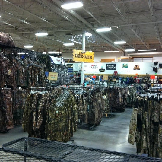 Sportsman's Warehouse Sporting Goods Shop