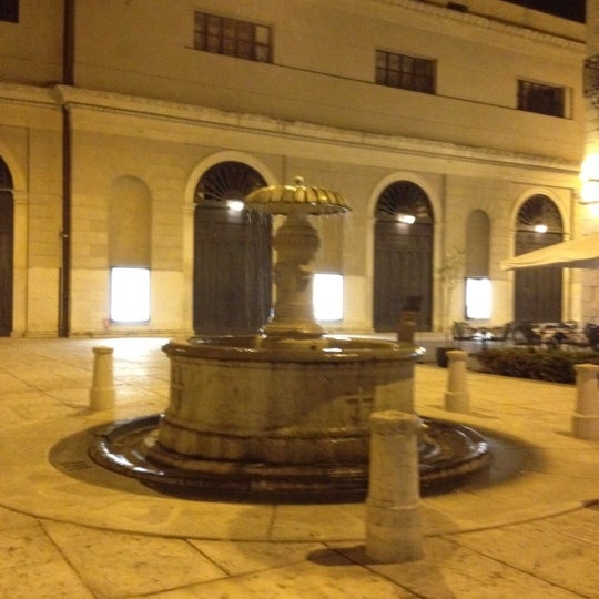 3/18/2012 tarihinde Daniele P.ziyaretçi tarafından Teatro Nuovo'de çekilen fotoğraf