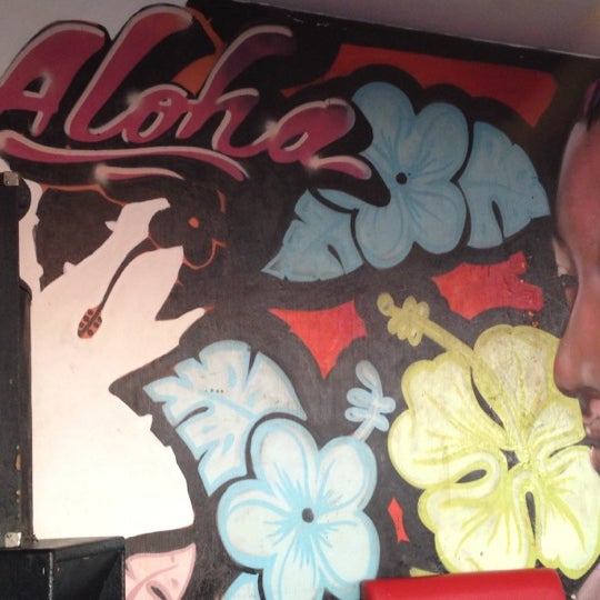 Foto tirada no(a) Aloha Bar por German E. em 7/18/2012