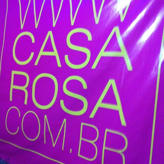 Foto tirada no(a) Casa Rosa por Fabiana G. em 4/29/2012