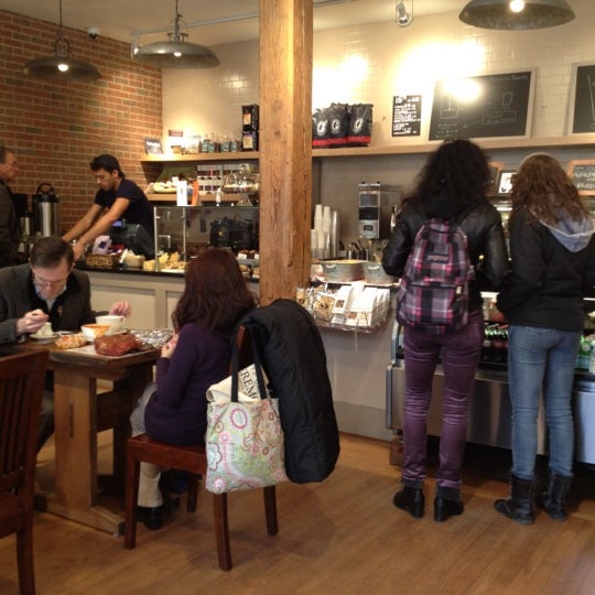 รูปภาพถ่ายที่ The Café Grind โดย Jimbo G. เมื่อ 3/10/2012