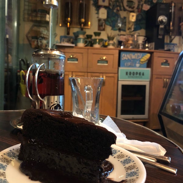 10/10/2018에 Kerem E.님이 Kropka Coffee&amp;Bakery에서 찍은 사진