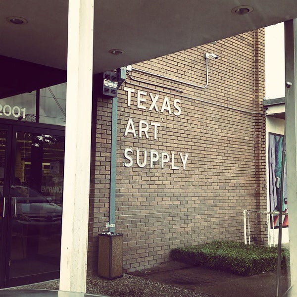 รูปภาพถ่ายที่ Texas Art Supply โดย Stathis K. เมื่อ 5/6/2015