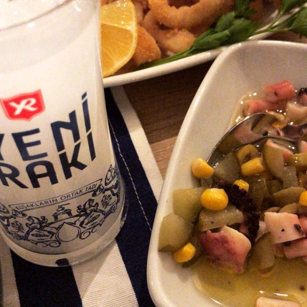 Foto scattata a Atölye Restaurant I Geyikli I Yeni Nesil da Selçuk S. il 10/23/2019