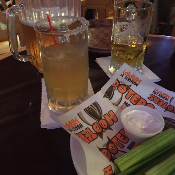 Photo taken at Hooters by Catalina on 3/4/2016