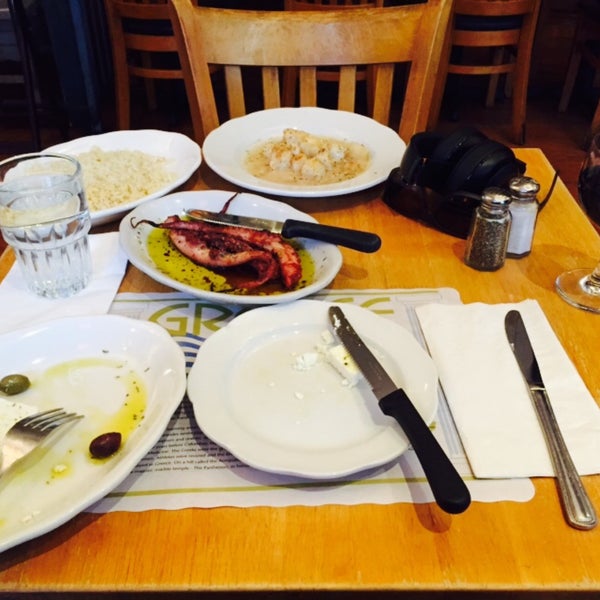 1/14/2015にSamがUncle Nick&#39;s Greek Restaurant on 8th Aveで撮った写真