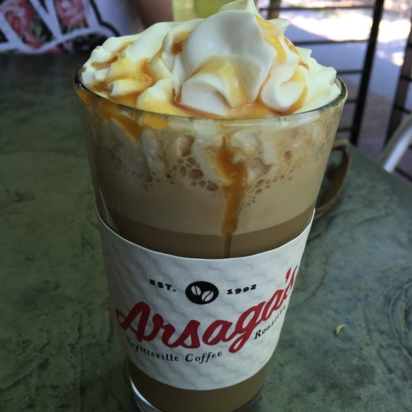 Das Foto wurde bei The Depot - Arsaga&#39;s Coffee, Food &amp; Libations von Arthur G. am 6/11/2015 aufgenommen
