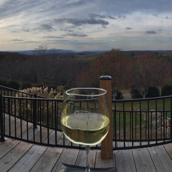 รูปภาพถ่ายที่ Chateau Morrisette Winery and Restaurant โดย Chris B. เมื่อ 11/11/2016