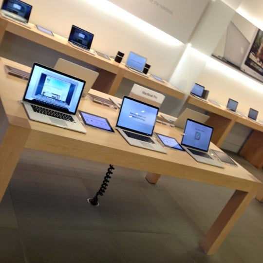 Apple Old Orchard Skokie'de Elektronik Mağazası