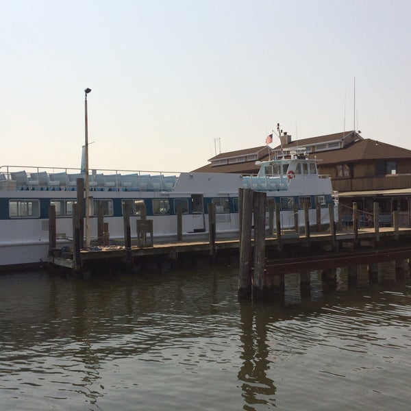 Снимок сделан в Fire Island Ferries - Main Terminal пользователем Gesine 9/7/2015