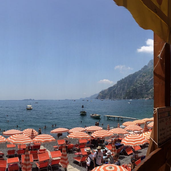 7/6/2016 tarihinde Gesineziyaretçi tarafından Bagni d&#39;Arienzo Beach Club'de çekilen fotoğraf