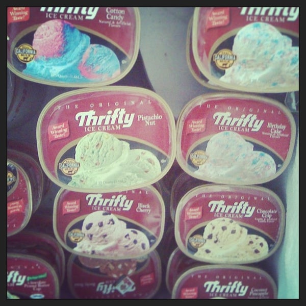 Photo taken at Thrifty Ice Cream &quot;Campanario&quot; by Mariana L. on 3/2/2014