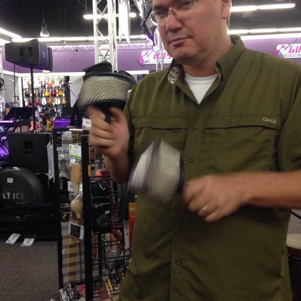 Sam Ash Music Stores San Antonio, TX'da fotoğraflar