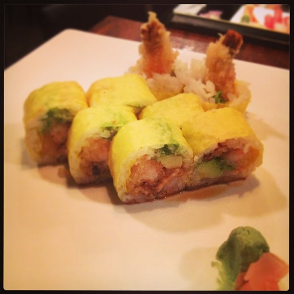 Foto tomada en Sakura Japanese Sushi &amp; Grill  por Han K. el 1/8/2013