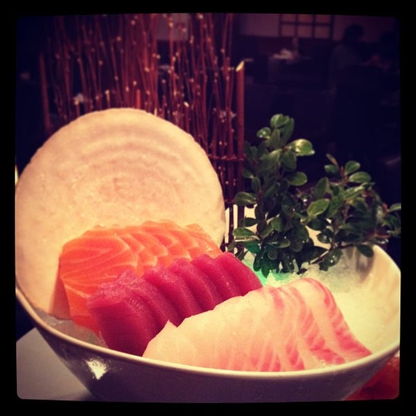 Photo taken at Sakura Japanese Sushi &amp; Grill by Han K. on 1/2/2013