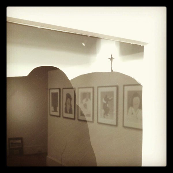 Foto tirada no(a) The Gallery at Macon Arts Alliance por Jonathan D. em 12/5/2012