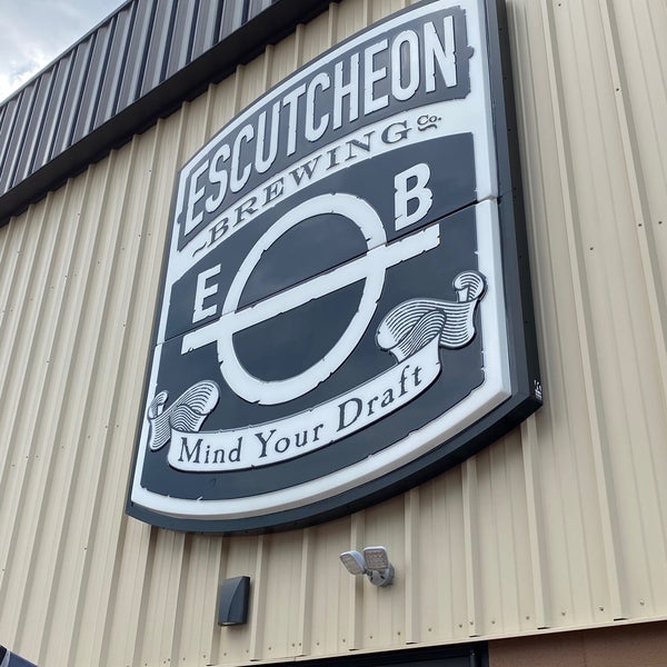 Photo taken at Escutcheon Brewing Co. by Chris R. on 7/4/2020