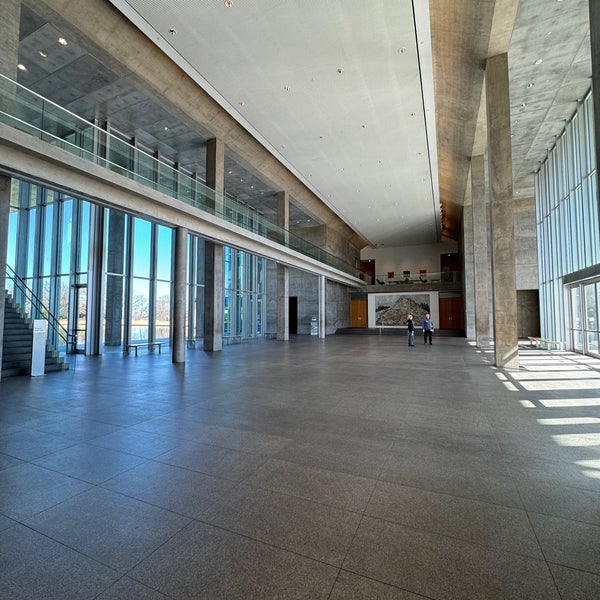 รูปภาพถ่ายที่ Modern Art Museum of Fort Worth โดย Chris R. เมื่อ 2/13/2024