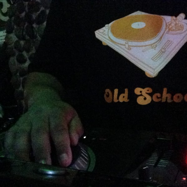 4/15/2013 tarihinde DJ 5-Ohziyaretçi tarafından Spinners'de çekilen fotoğraf