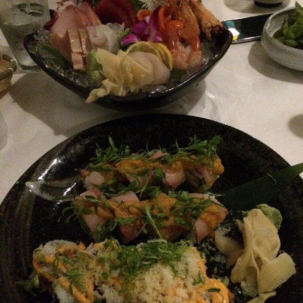 5/18/2014 tarihinde Marielaziyaretçi tarafından Umami Restaurant and Sushi Bar'de çekilen fotoğraf