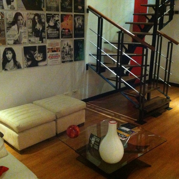 9/14/2013 tarihinde Mercedes Diane G.ziyaretçi tarafından Celebrities Suites &amp; Apartments'de çekilen fotoğraf